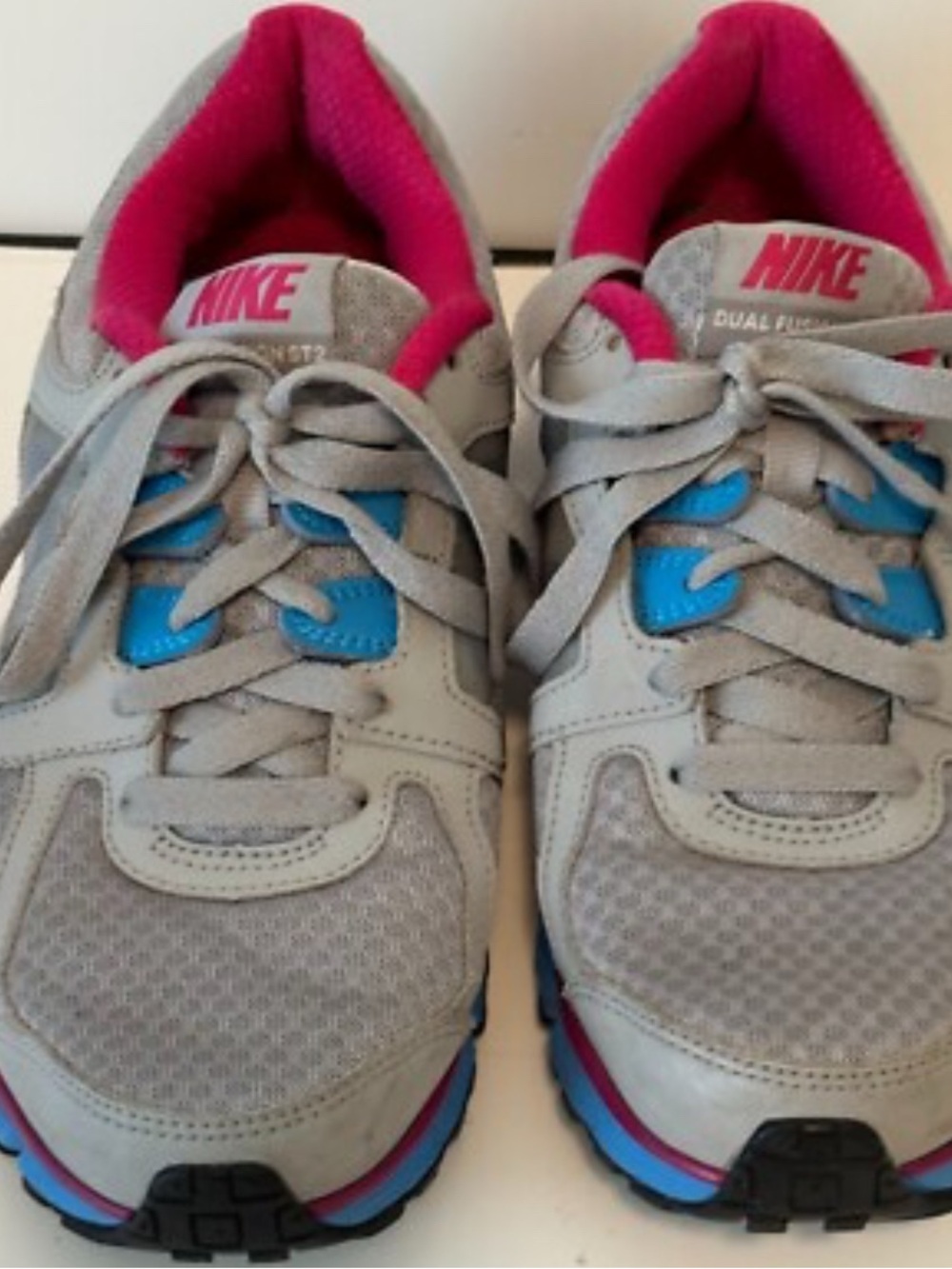Nike Women’s Dual Fusion ST 2 - Gray/Pink/Blue - Size 8